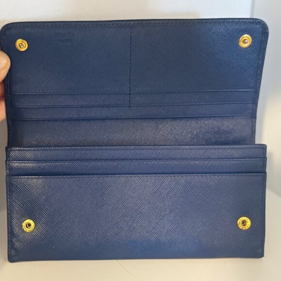 PRADA Vitello Move Bi-fold long wallet-IN PRISTINE CONDITION! - Picture 4 of 8